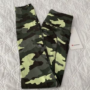Lululemon Fast and Free High Rise Tight 25” NWT size 2 HCCG Camo greens pockets